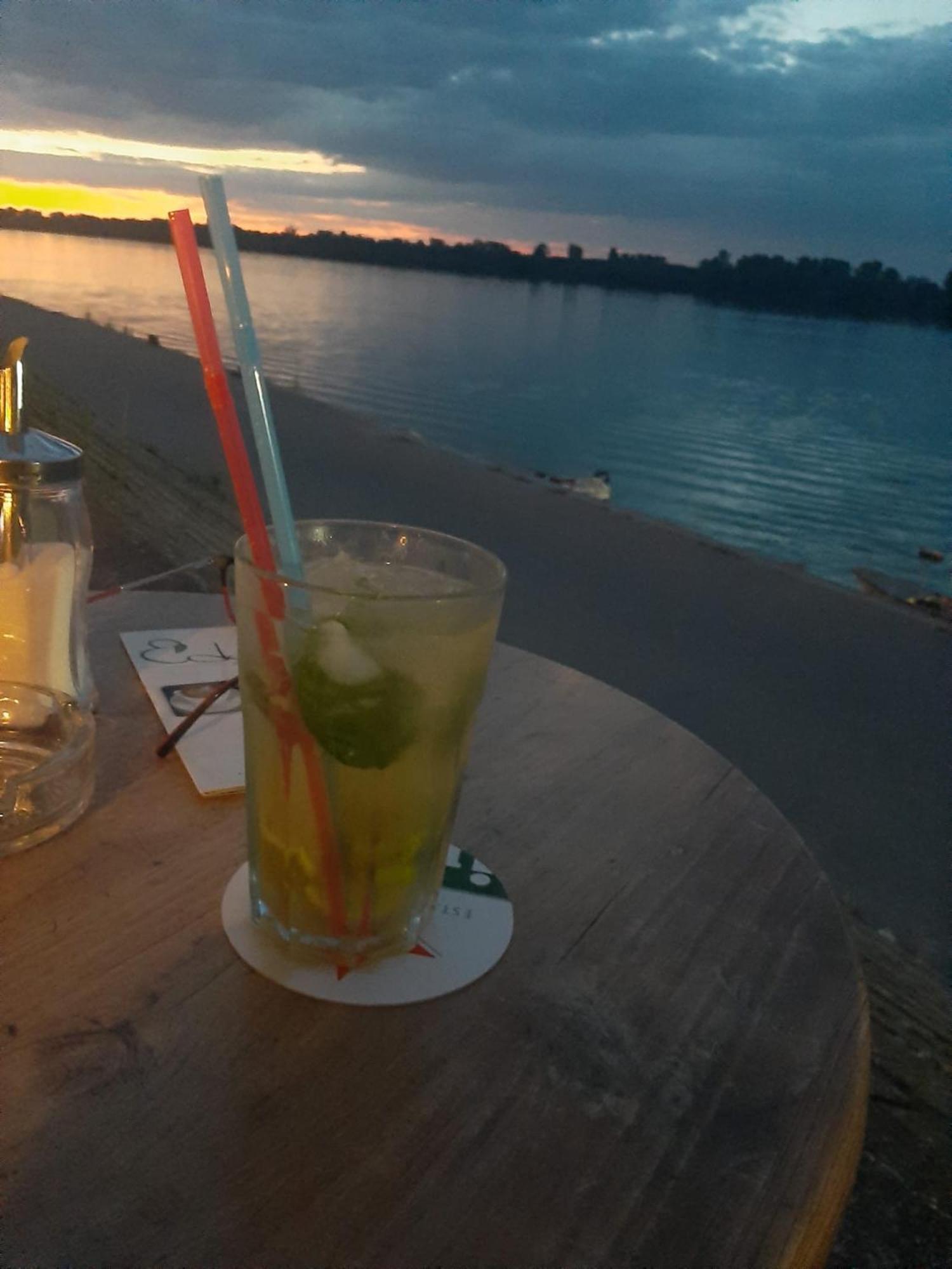 River Hostel Белград Екстер'єр фото